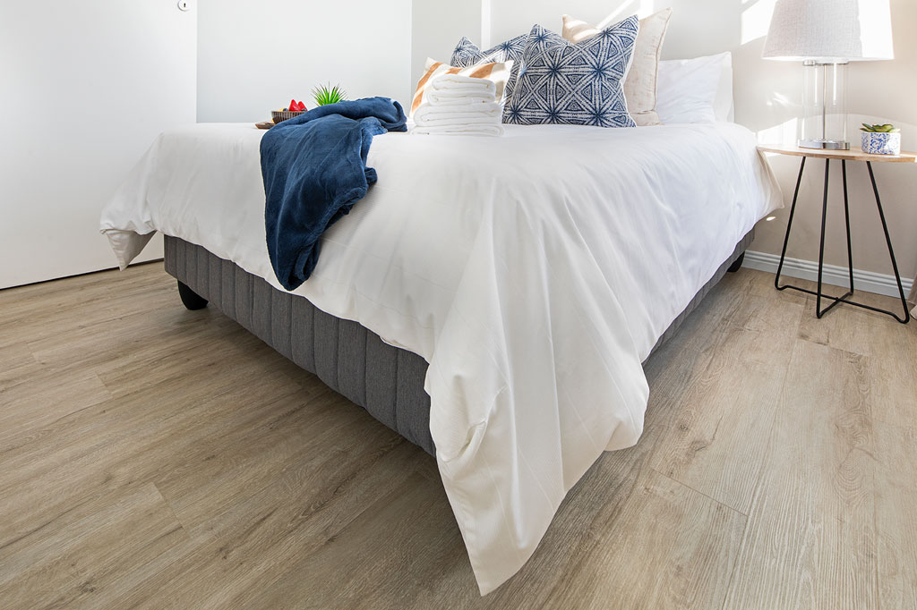 Colorado Topaz vinyl flooring in a bedroom