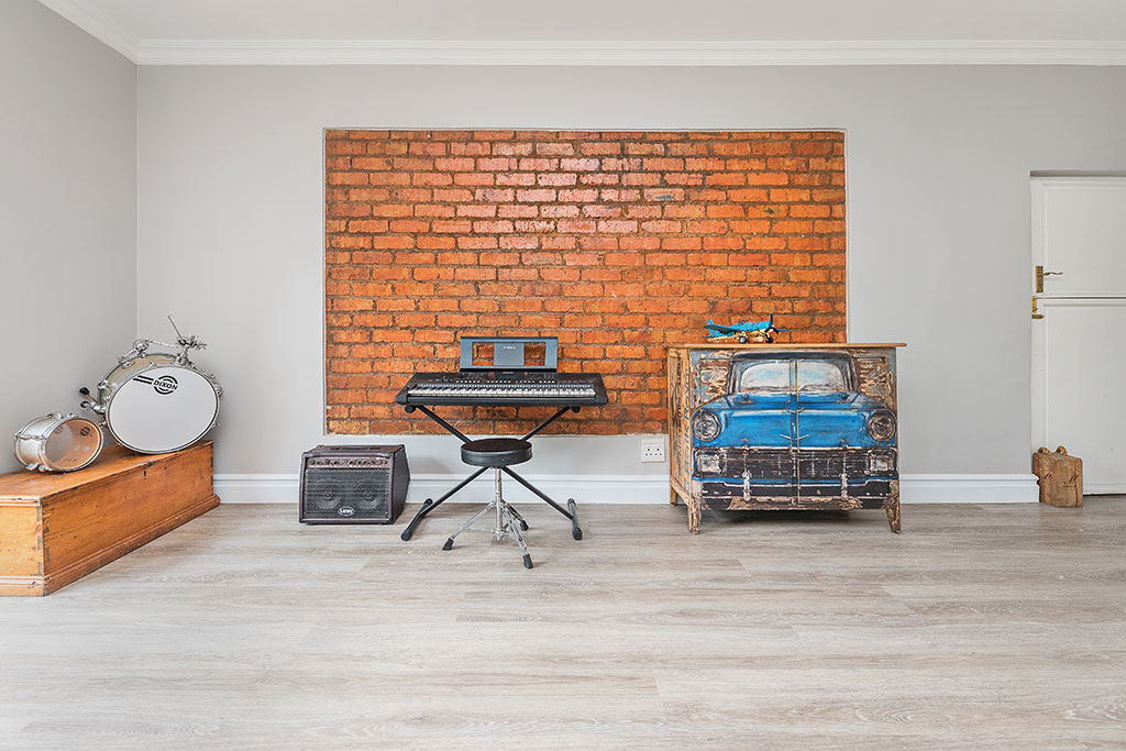 Authentic flooring & blinds vinyl installation