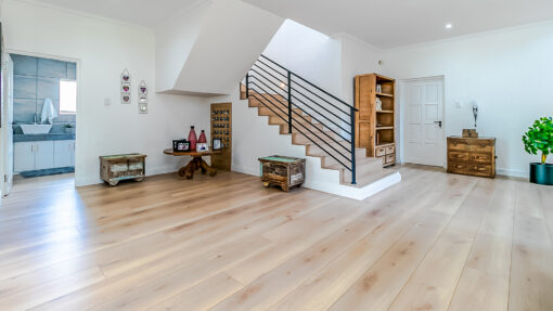 Black-forest-Plus-sun-kissed-oak