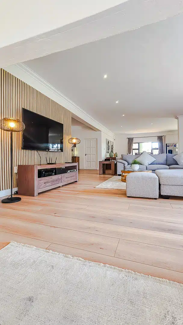 Black-forest-Plus-sun-kissed-oak