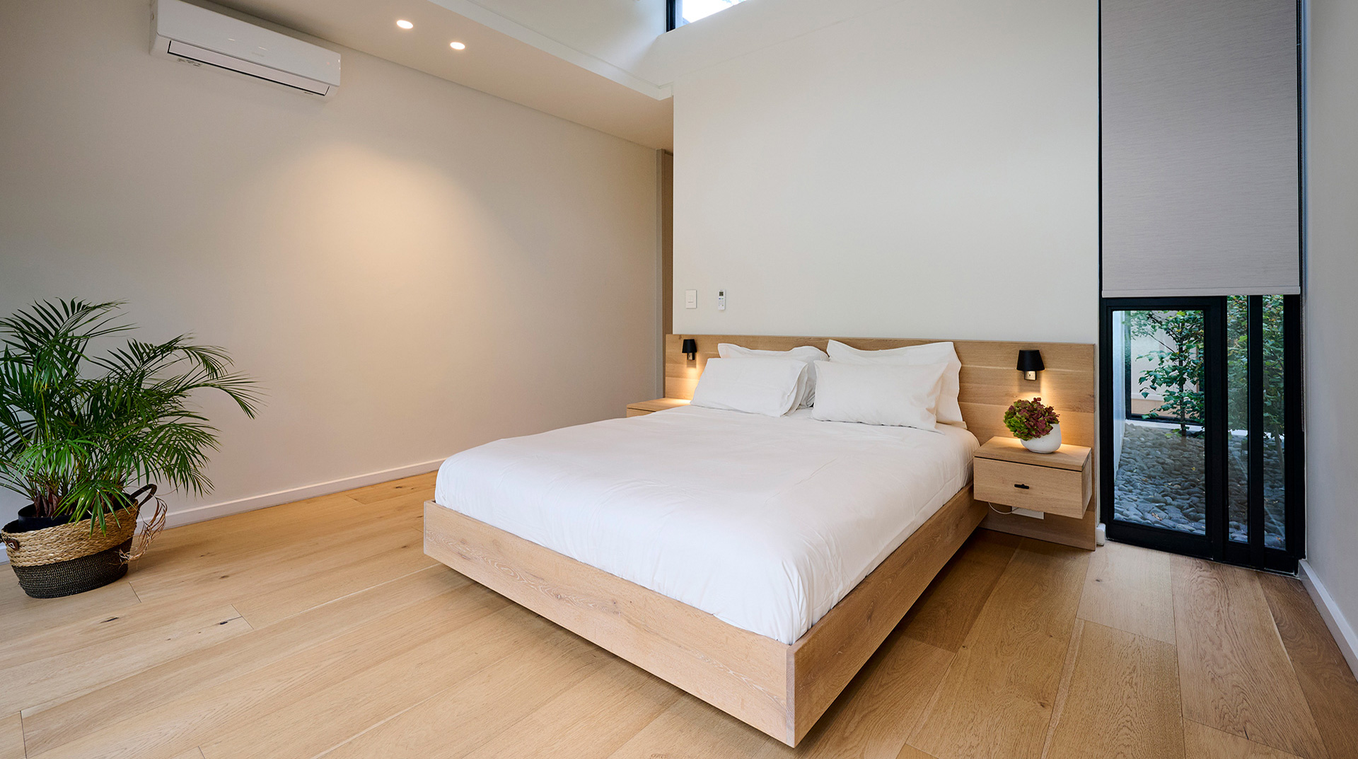 Engineered hardwood floor